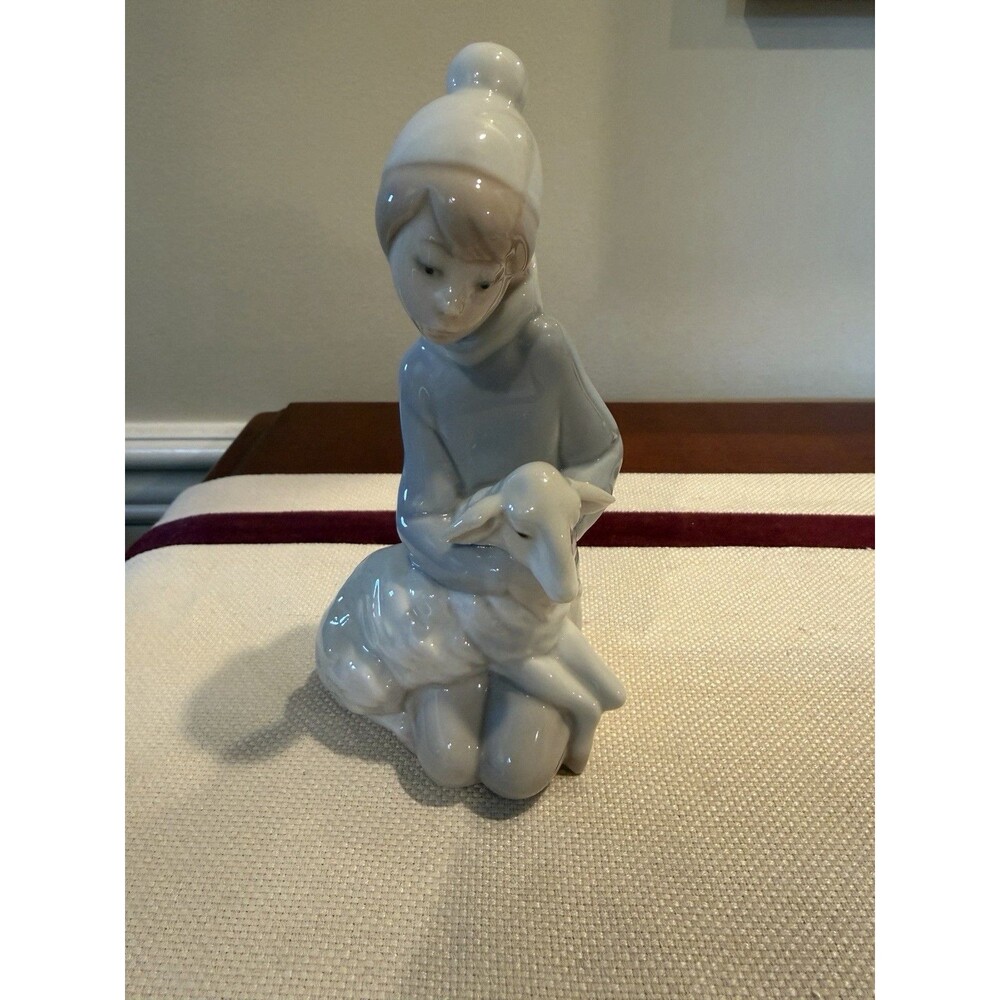 VTG Lladró Shepherd Boy with Lamb Porcelain Figurine (Model #4676)
